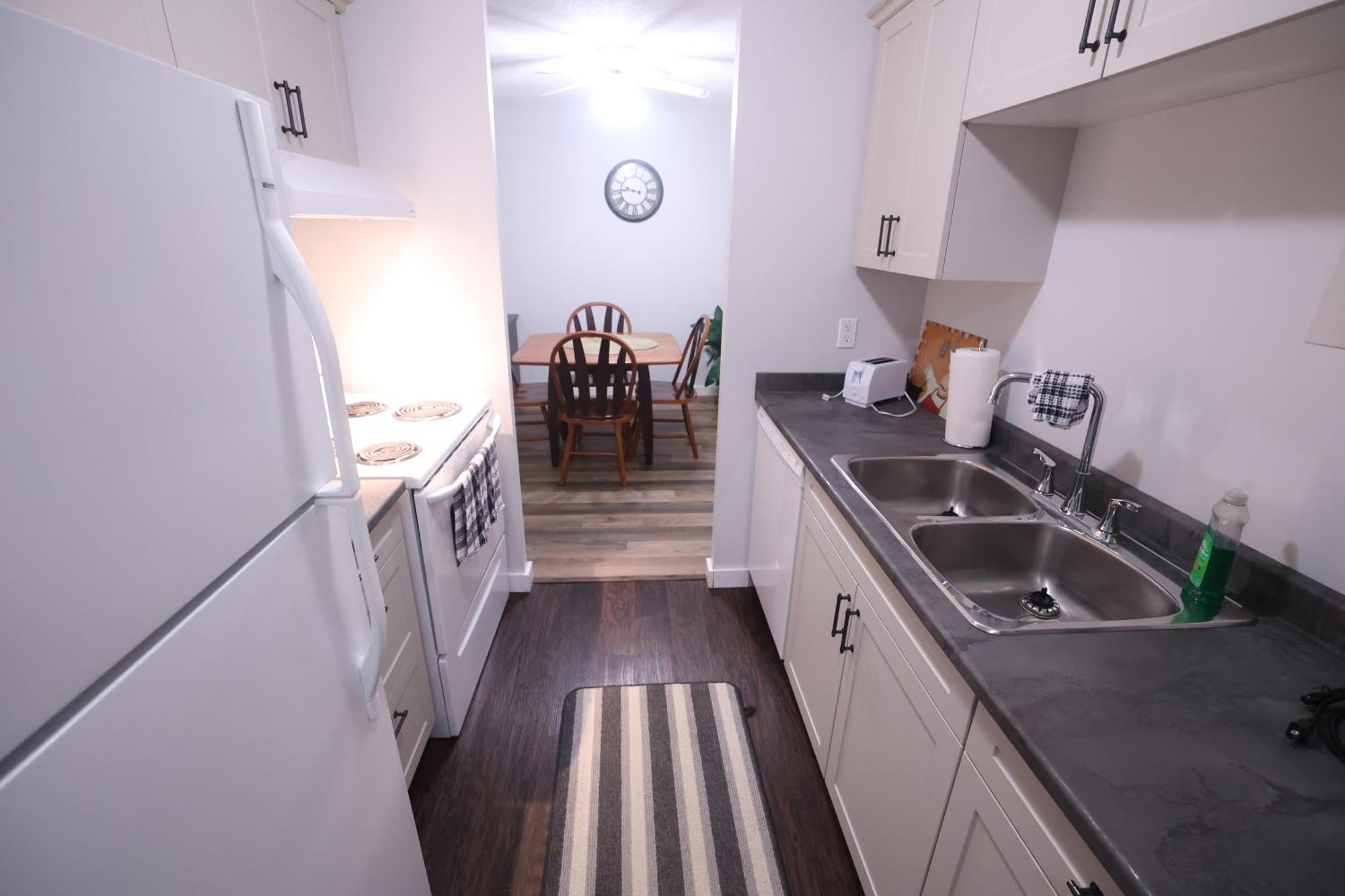 Paris Plaza Apartment Elliot Lake Exterior photo